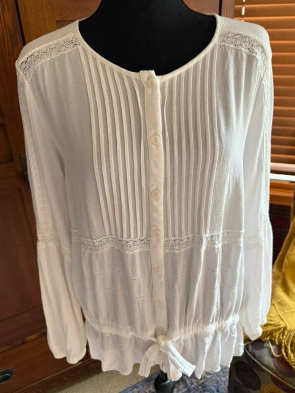 Chico's Long Sleeve Button Front Crepe Blouse